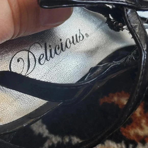Delicious size 6 1/2 heels 👠​​​ - Picture 2 of 6